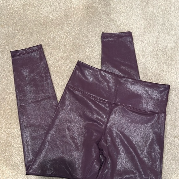 ZYIA. NEVER WORN SIZE 4, PURPLE SHIMMER CROPPED WORKOUT PANTS - Picture 1 of 4